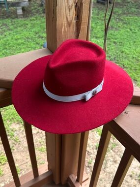 Red Wide-Brim felt had with gray Band